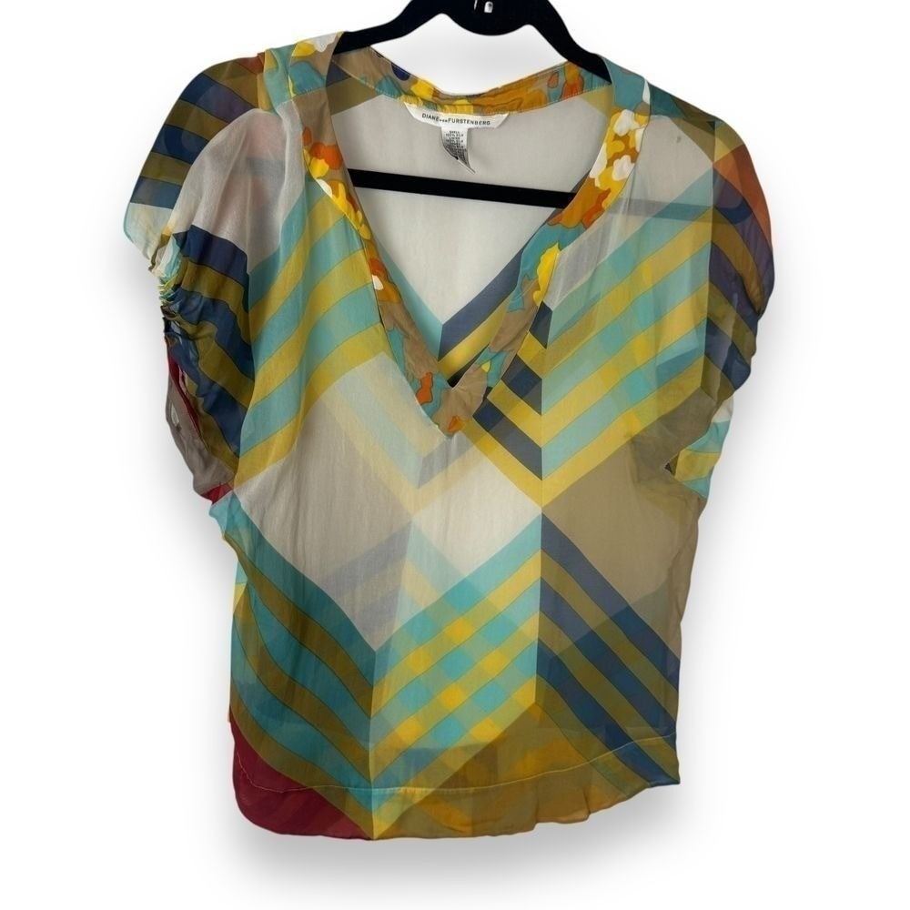 Diane von Furstenberg 100% Silk Top Womens Size 6 Y2K Chevron Artsy Sheer 2000s